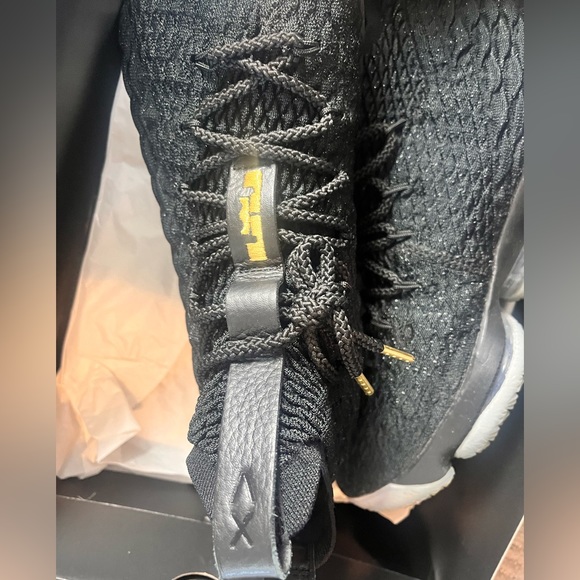 2017 LEBRON XV 15 METÁLIC GOLD SNEAKERS SIZE 10.5 - Picture 4 of 8